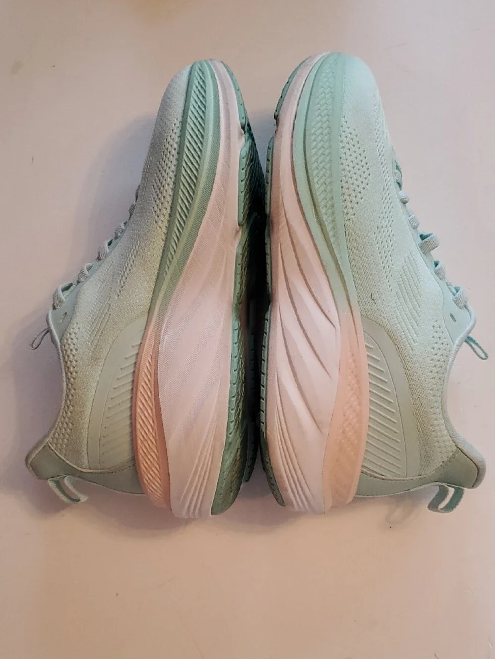 WONDAMO Women's Light Mint Athletic Slip on walking shoes Size 9.